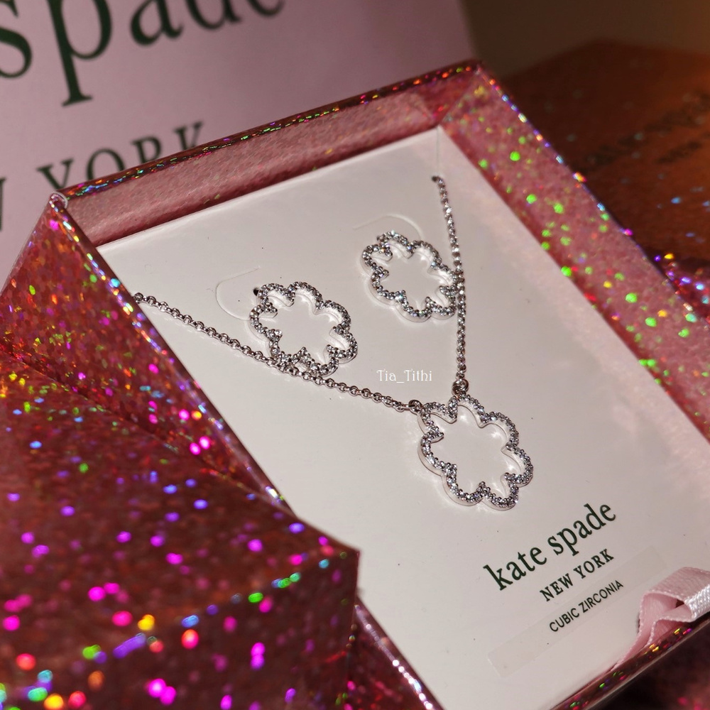 Kate Spade Scallop Necklace and Earrings set - Picture 2 of 3